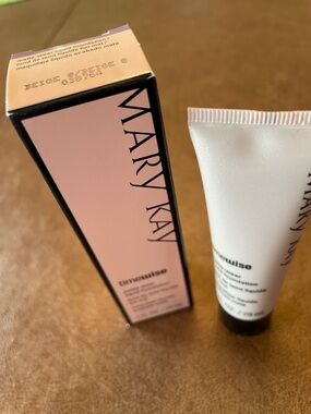 Mary Kay TimeWise Discontinued Matte-Wear Liquid Foundation - Beige 8 New in Box